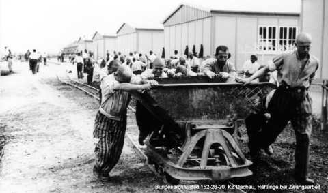 KG_A1022K-H_Das Konzentrationslager Dachau.jpg